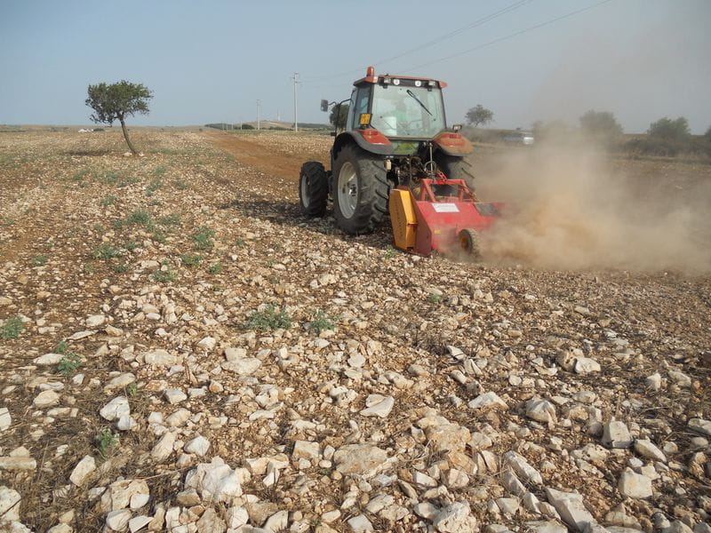 Máquina para recuperar terrenos rocosos Soria